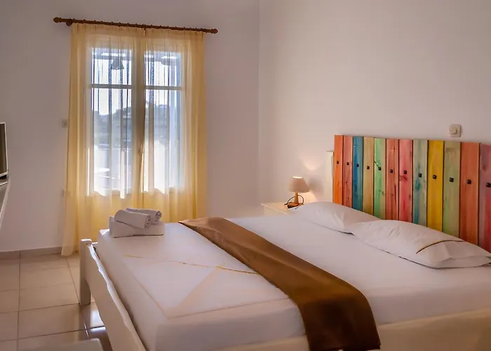 Pensión Faros Milos Island