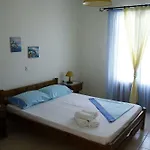 Konukevi Faros 3*